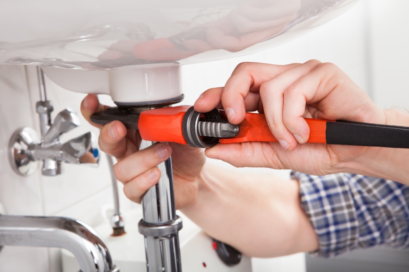 Emergency plumber attending a job in Dalston
